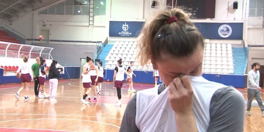 Başarılı basketbolcu Hatay'dan bahsederken gözyaşlarını tutamadı