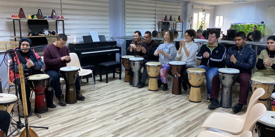 "Sanat için ben de varım" diyenler burada