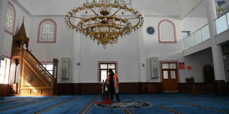 Camilerde Ramazan öncesi temizlik yapıldı