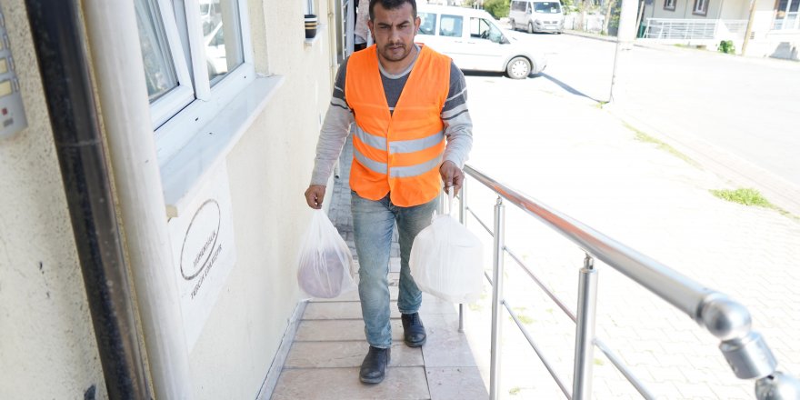 İhtiyaç sahiplerine sıcak yemek