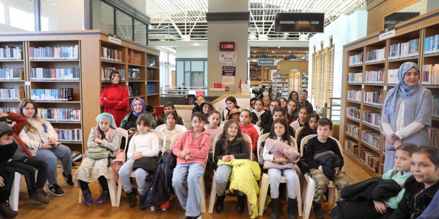Çocuklar sevdikleri yazarlarla buluştu