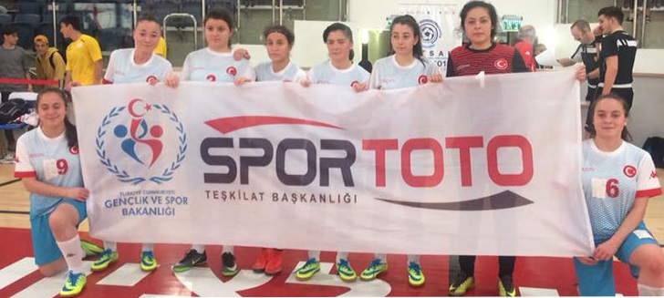 Futsalcı kızlar İsrail’de esiyor