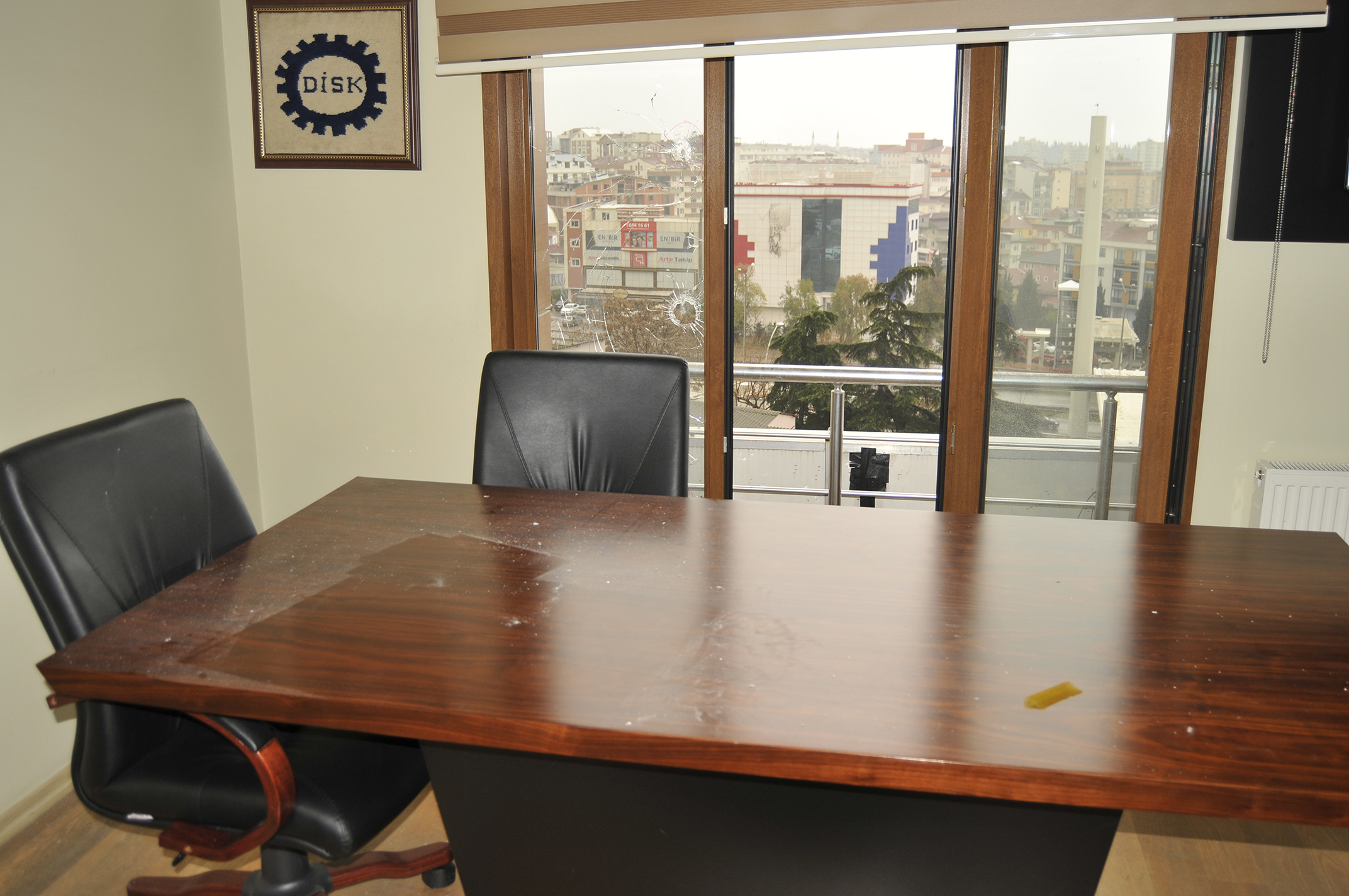 Birleşik Metal-İş Gebze şubesine silahlı saldırı