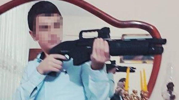 Pompalı tüfekle poz verirken arkadaşını öldürdü