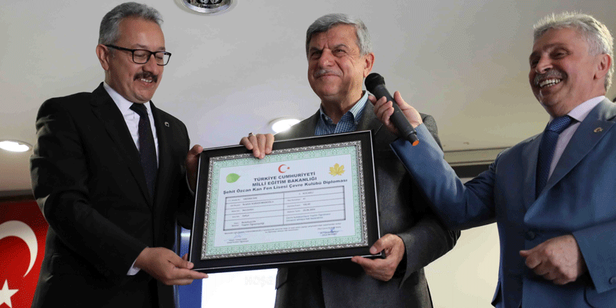 Karaosmanoğlu’na Çevre Kulübü diploması verildi