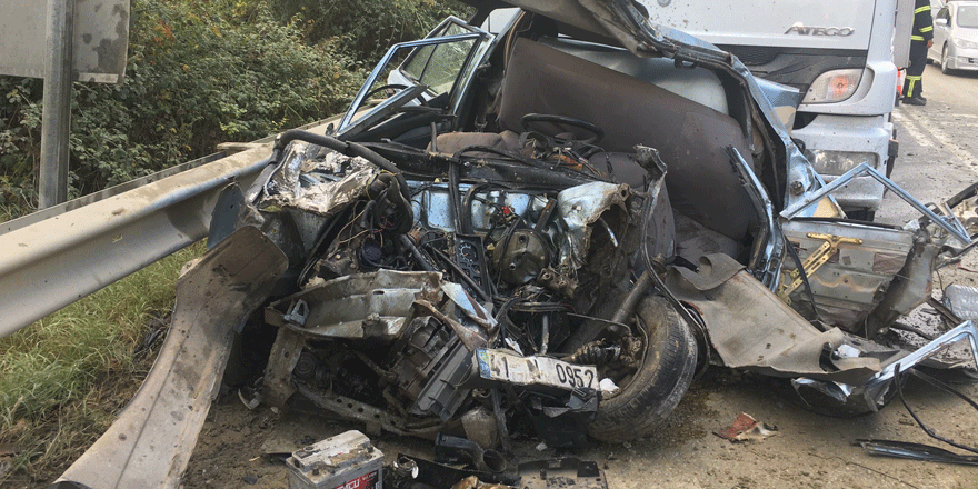 Sürücü öldü, kız çocuğu yaralandı