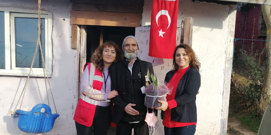 Şehit ailesine ve Kıbrıs gazisine ziyaret