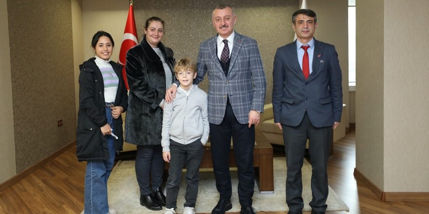 Başkan Büyükakın, Ahmet Eren’i misafir etti