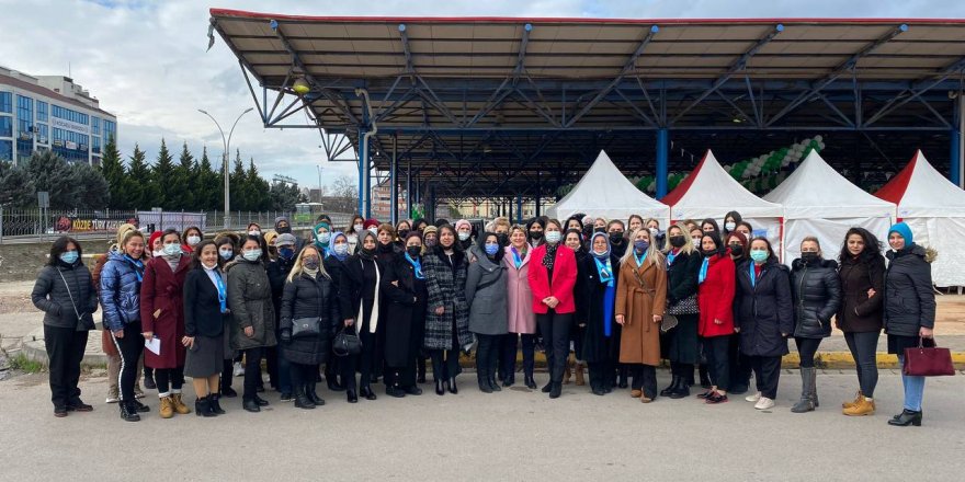 İYİ Partili kadınlar bir günde 5 bin kişiye ulaştı