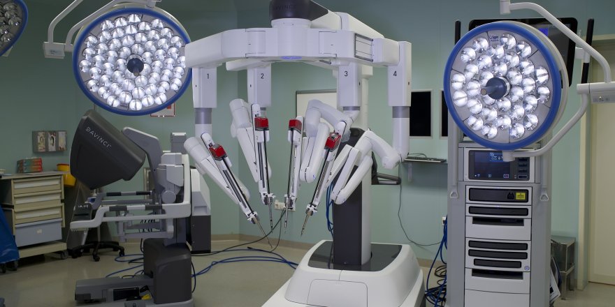 Robot simülatörü Anadolu Sağlık Merkezi’nde