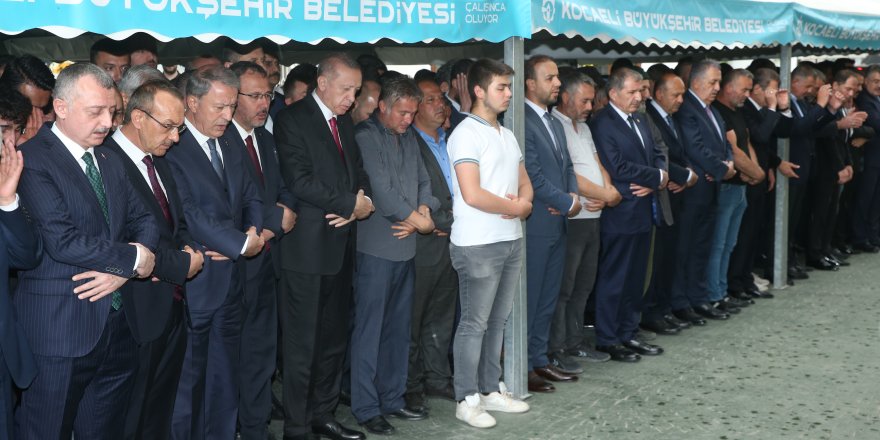 Cumhurbaşkanı Erdoğan, Sude'nin cenazesine katıldı