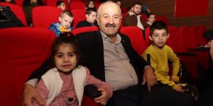 Büyükgöz’den çocuklara tiyatro sürprizi