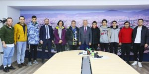 Derincespor Çim Hokeyi Takımı'ndan önemli başarı