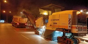 Gece yarısı 50 ton asfalt serildi