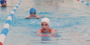 Yüzme Havuzunda,1100 öğrenciyle dersler başladı