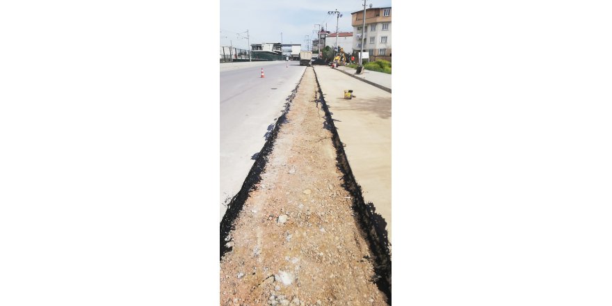 darica-celikkoglu-caddesinde-asfalt-yama-calismasi-(2).jpeg