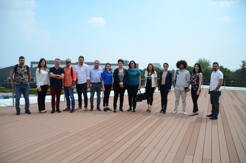 f629b8ae-9a2a-4faa-bdbf-60cff170c31a.jpg