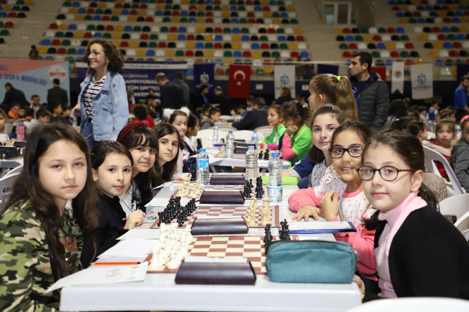 okullar-arasi-satranc-turnuvasi-heyecani-yasaniyor-(3).jpeg